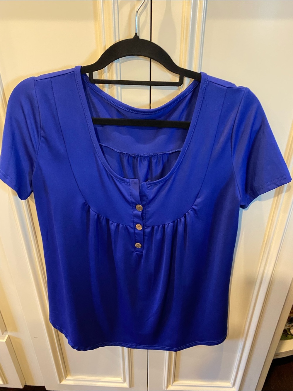 Women's Scoop Neck Button-Front Top - Blue
